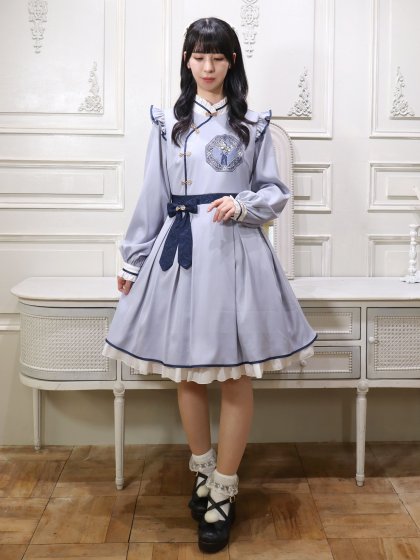 鈴飾りと春小梅のチャイナワンピース