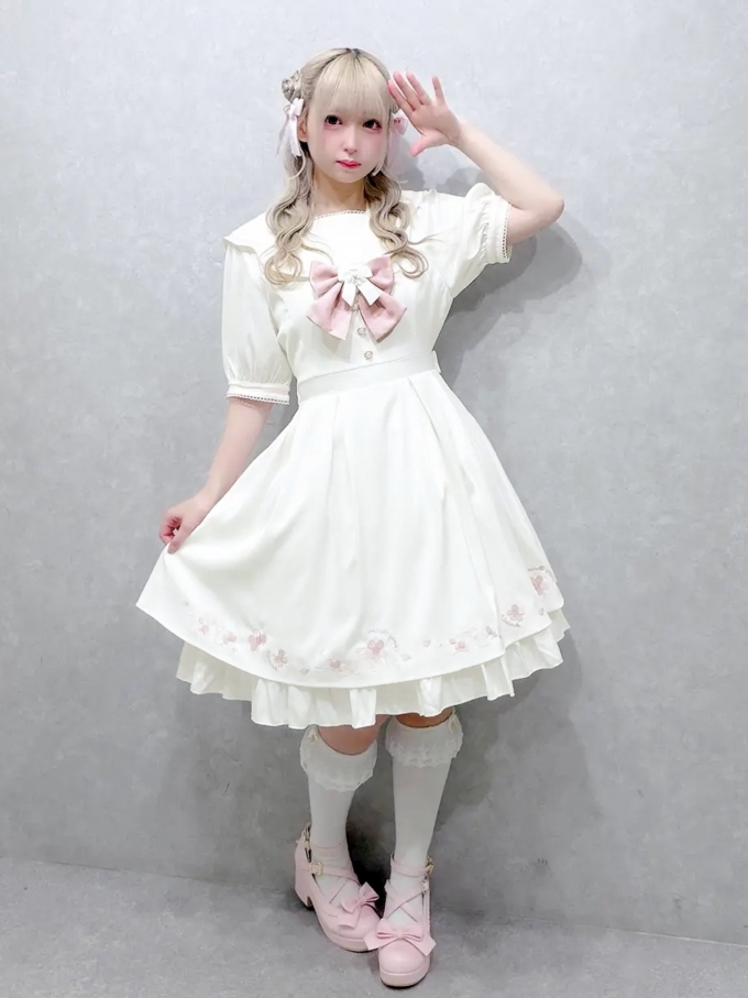 Flowing Cherry Blossom ワンピース Flowing Cherry Blossom ワンピース