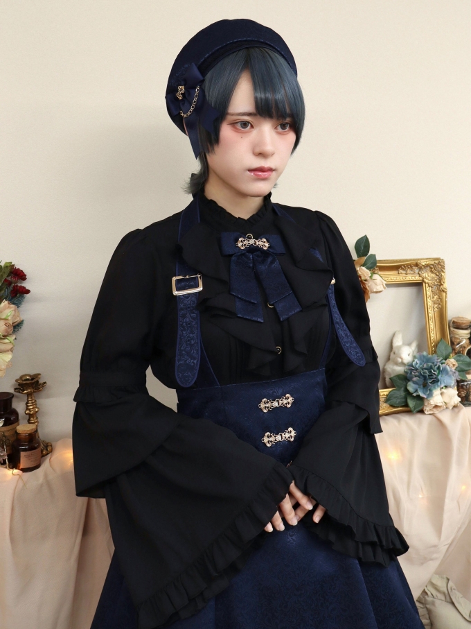 Antique Claspフリルブラウス