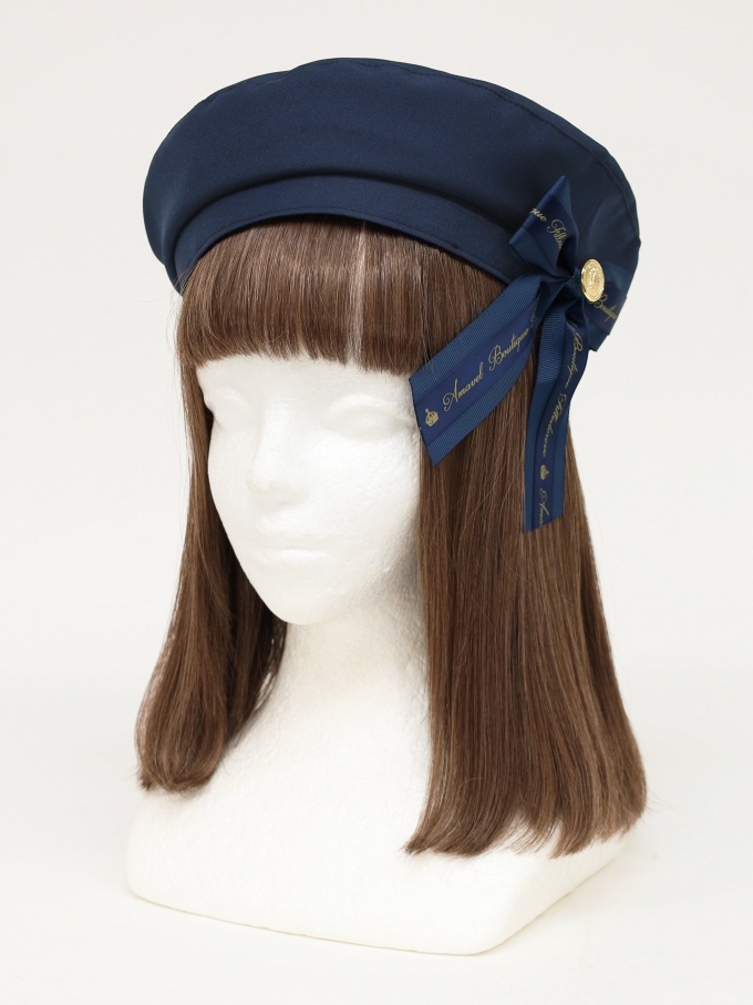 Beret with logo ribbon brooch