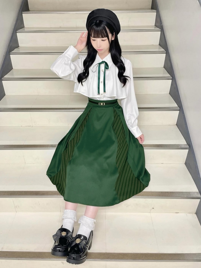 マチ切替ストライプミドル丈スカート