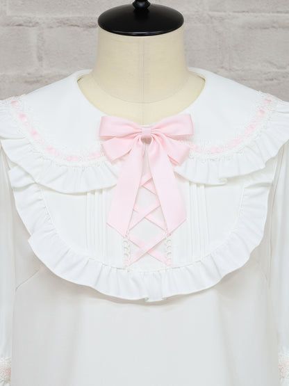 Chērie Lace レースアップブラウス