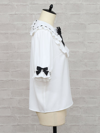 Chērie Lace レースアップブラウス
